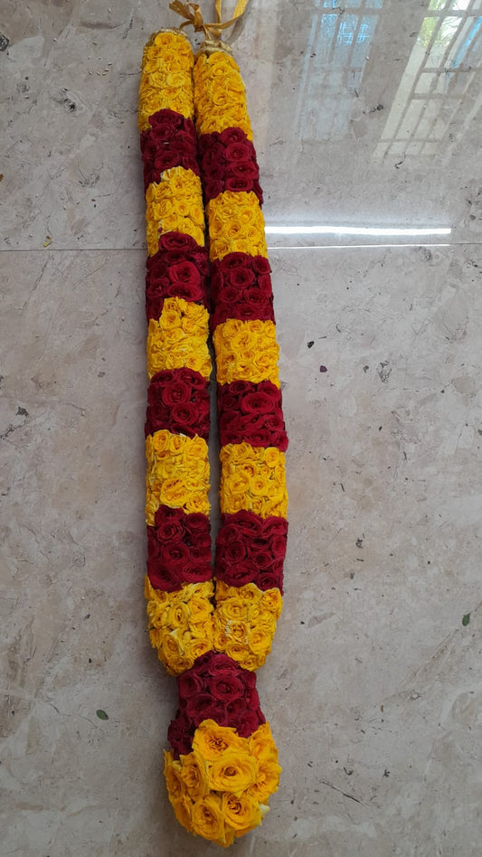 Button Rose Garland - Pookadai Florist Toronto