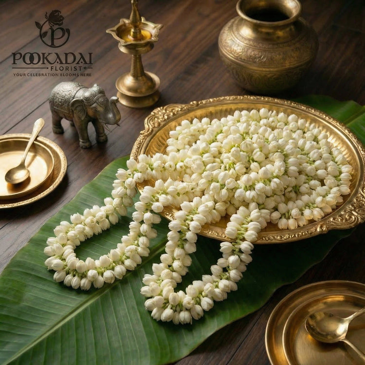 Traditional Madurai Malli jasmine strings and dense bridal jasmine kattu for South Indian weddings.