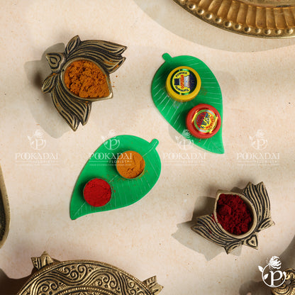 Kumkum Turmeric Leaf Set | Betel Leaf Set | Vetrilai Set | Paan Patta Set – Small & Large